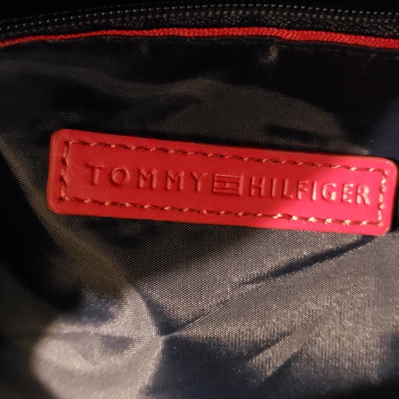 Brand New Tommy Hilfiger Purse - Picture 3 of 3